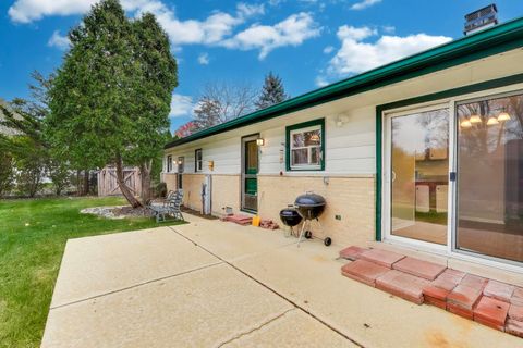 Tiny photo for 400 Landmeier Road, Elk Grove Village, IL 60007 (MLS # 12522713)