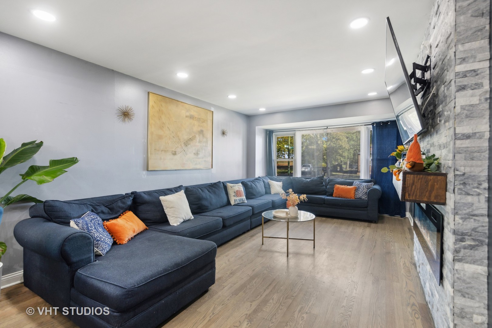 3553 W 77th Street