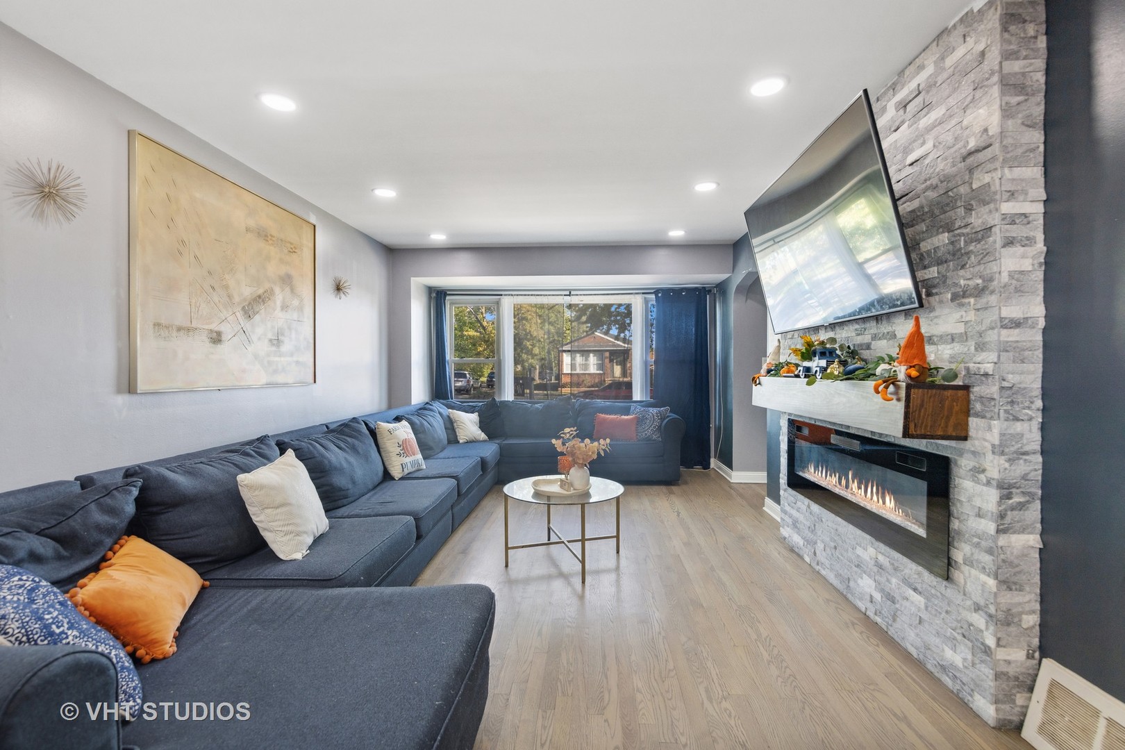 3553 W 77th Street