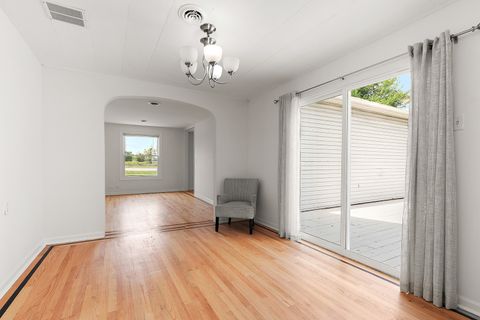 Tiny photo for 18145 Harlem Avenue, Tinley Park, IL 60477 (MLS # 12588760)