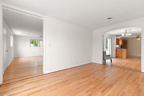 Tiny photo for 18145 Harlem Avenue, Tinley Park, IL 60477 (MLS # 12588760)