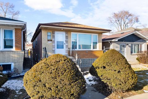 Tiny photo for 2964 W Columbus Avenue, Chicago, IL 60652 (MLS # 12553363)