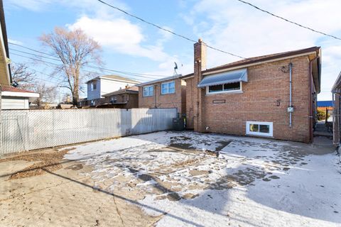 Tiny photo for 2964 W Columbus Avenue, Chicago, IL 60652 (MLS # 12553363)