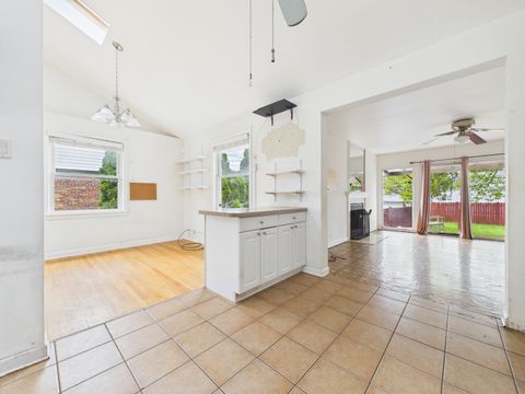 Tiny photo for 2308 Stratford Avenue, Westchester, IL 60154 (MLS # 12635813)