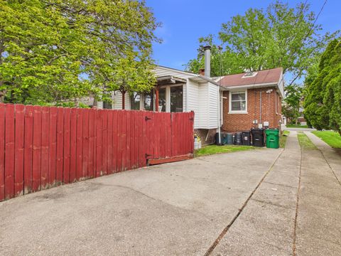 Tiny photo for 2308 Stratford Avenue, Westchester, IL 60154 (MLS # 12635813)
