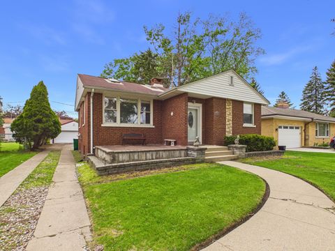 Tiny photo for 2308 Stratford Avenue, Westchester, IL 60154 (MLS # 12635813)