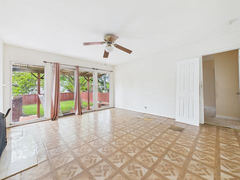Tiny photo for 2308 Stratford Avenue, Westchester, IL 60154 (MLS # 12635813)