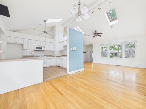 Tiny photo for 2308 Stratford Avenue, Westchester, IL 60154 (MLS # 12635813)