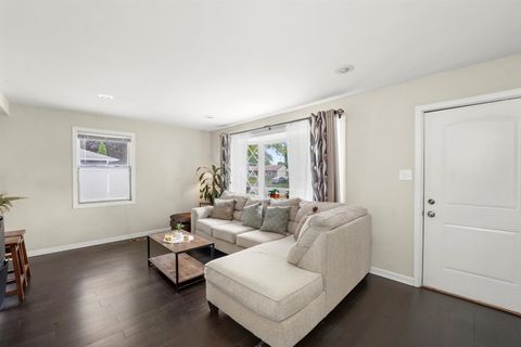 Tiny photo for 4101 Owl Drive, Rolling Meadows, IL 60008 (MLS # 12500932)