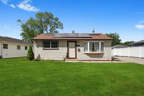 Tiny photo for 4101 Owl Drive, Rolling Meadows, IL 60008 (MLS # 12500932)