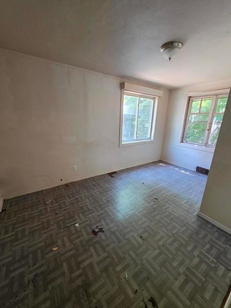 1307 Eastview Drive