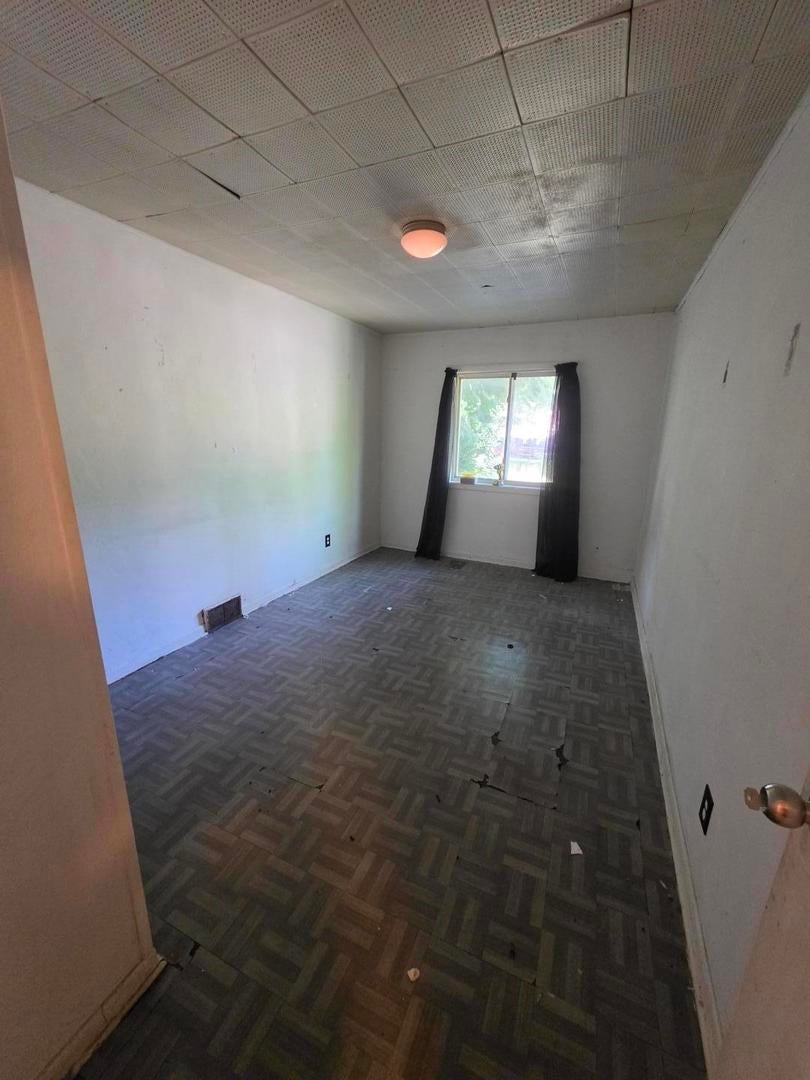 1307 Eastview Drive