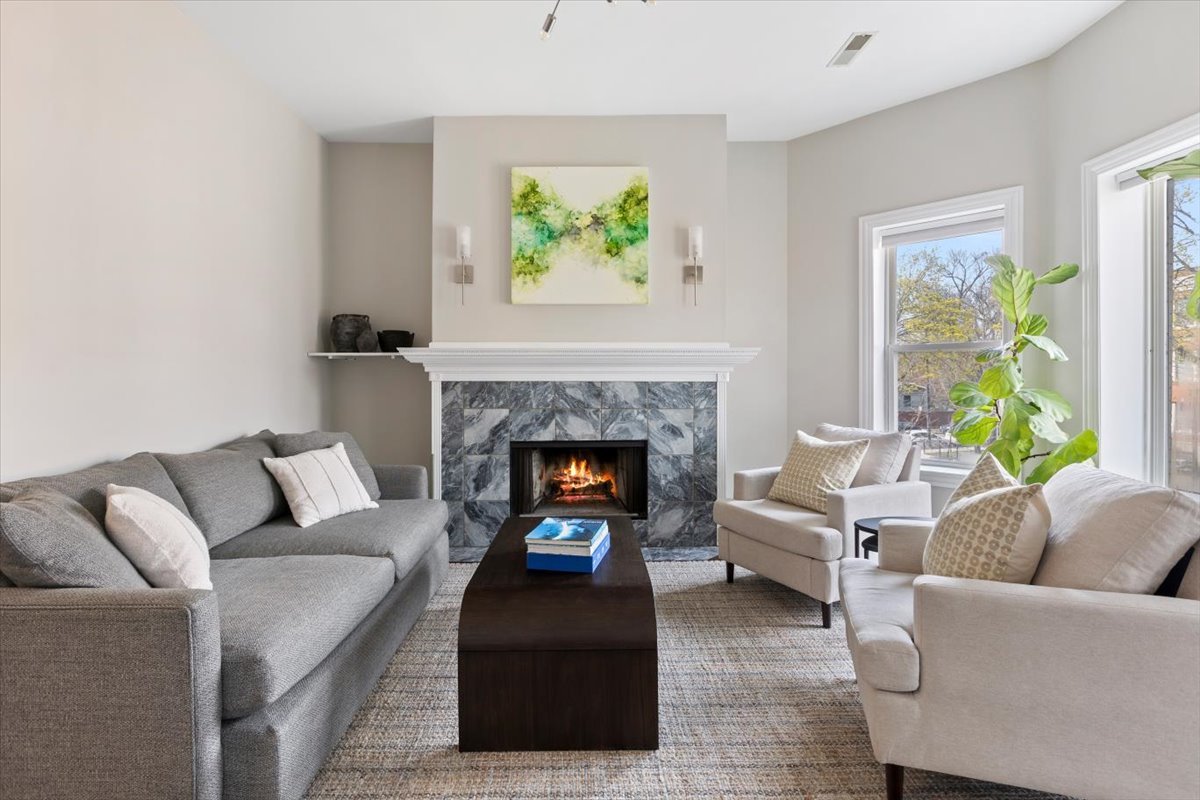 4415 N Racine Avenue 2S