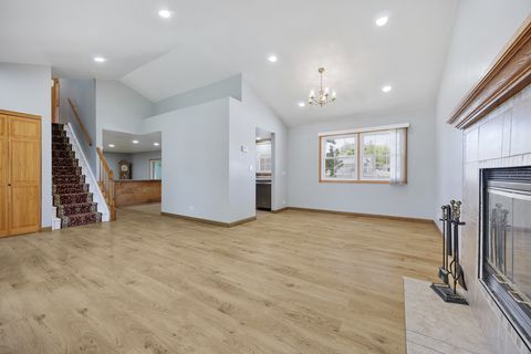 Tiny photo for 898 Debra Lane, Elk Grove Village, IL 60007 (MLS # 12663570)