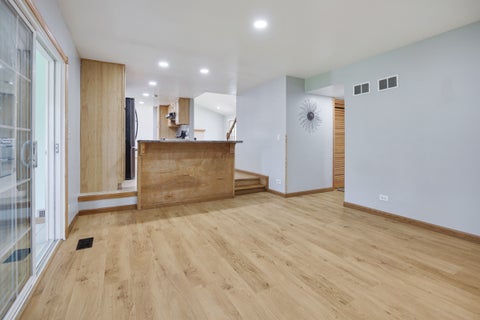 Tiny photo for 898 Debra Lane, Elk Grove Village, IL 60007 (MLS # 12663570)