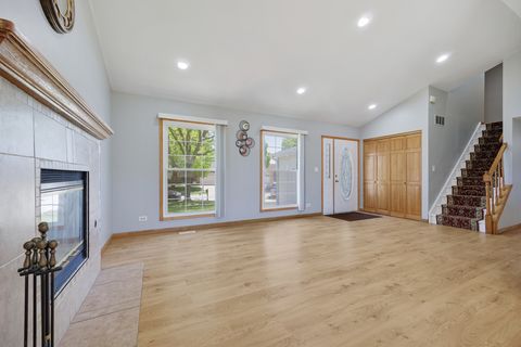 Tiny photo for 898 Debra Lane, Elk Grove Village, IL 60007 (MLS # 12663570)