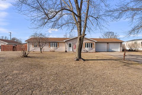 Tiny photo for 303 Jefferson Street, New Boston, IL 61272 (MLS # 12567246)