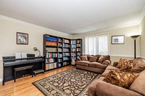 Tiny photo for 2016 Raleigh Place, Hoffman Estates, IL 60169 (MLS # 12716430)