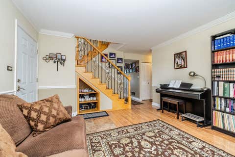Tiny photo for 2016 Raleigh Place, Hoffman Estates, IL 60169 (MLS # 12716430)