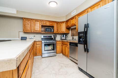 Tiny photo for 2016 Raleigh Place, Hoffman Estates, IL 60169 (MLS # 12716430)