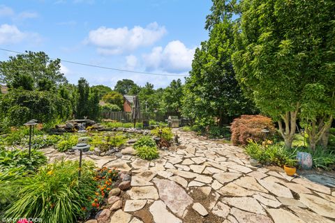 Tiny photo for 316 S Reuter Drive, Arlington Heights, IL 60005 (MLS # 12409070)