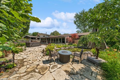 Tiny photo for 316 S Reuter Drive, Arlington Heights, IL 60005 (MLS # 12409070)