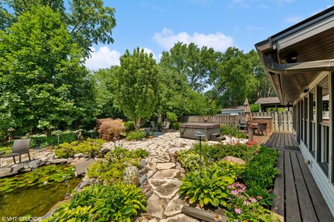 Tiny photo for 316 S Reuter Drive, Arlington Heights, IL 60005 (MLS # 12409070)