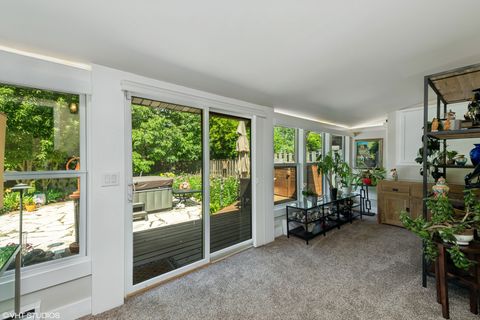 Tiny photo for 316 S Reuter Drive, Arlington Heights, IL 60005 (MLS # 12409070)