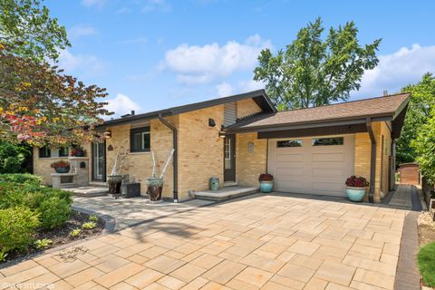 Tiny photo for 316 S Reuter Drive, Arlington Heights, IL 60005 (MLS # 12409070)