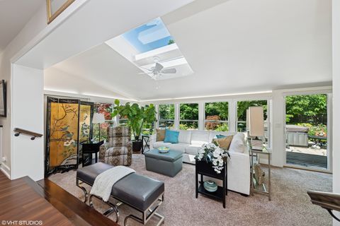 Tiny photo for 316 S Reuter Drive, Arlington Heights, IL 60005 (MLS # 12409070)