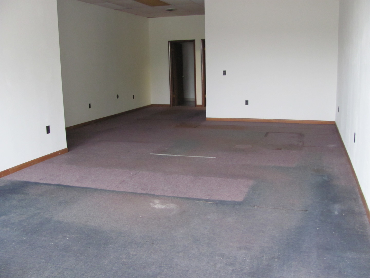 Photo 1 of 11 — 305 Oak Grove Avenue, South Beloit, IL 61080