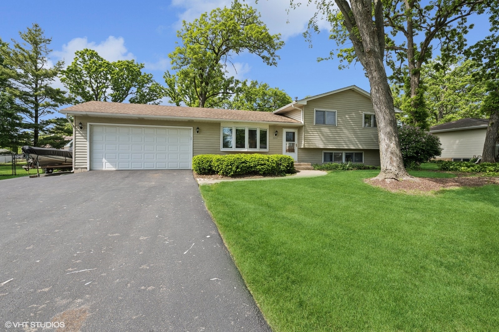 7404 Wooded Shore Drive