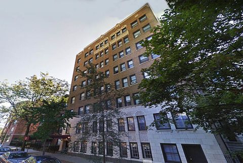 817 W Lakeside Place 404 Chicago IL 60640