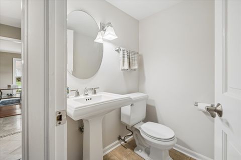 Tiny photo for 4233 Oaksbury Lane, Rolling Meadows, IL 60008 (MLS # 12600667)