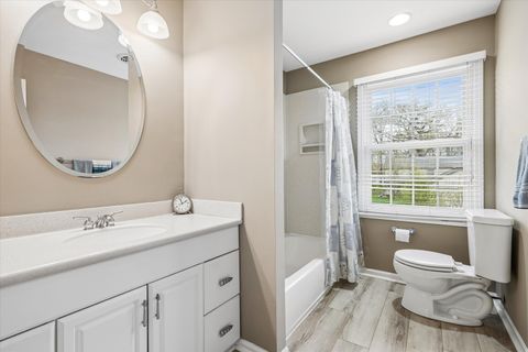 Tiny photo for 4233 Oaksbury Lane, Rolling Meadows, IL 60008 (MLS # 12600667)