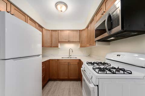 Tiny photo for 1303 N Baldwin Court #2D, Palatine, IL 60074 (MLS # 12643025)