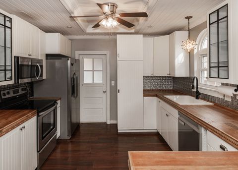 Tiny photo for 708 S College Avenue, Aledo, IL 61231 (MLS # 12564980)