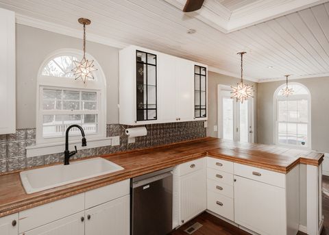 Tiny photo for 708 S College Avenue, Aledo, IL 61231 (MLS # 12564980)