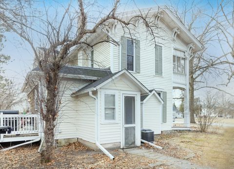 Tiny photo for 708 S College Avenue, Aledo, IL 61231 (MLS # 12564980)