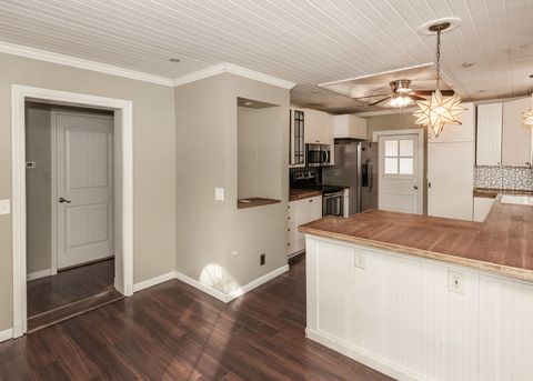 Tiny photo for 708 S College Avenue, Aledo, IL 61231 (MLS # 12564980)