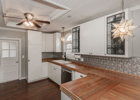 Tiny photo for 708 S College Avenue, Aledo, IL 61231 (MLS # 12564980)