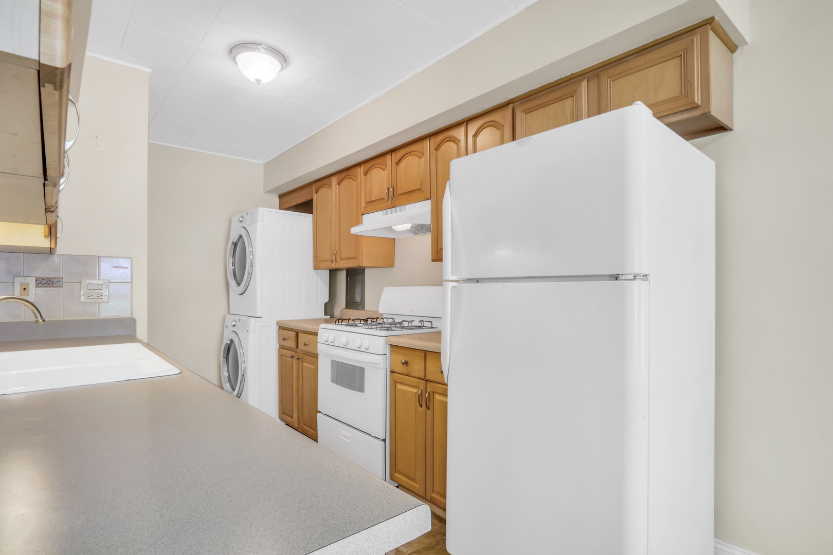 1407 QUAKER Lane 128-C