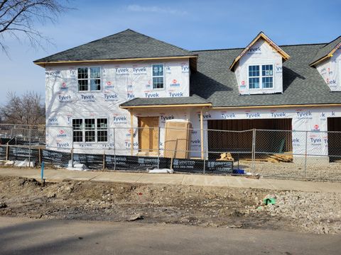 Tiny photo for 5806 58th Street #5804, Clarendon Hills, IL 60514 (MLS # 12508382)