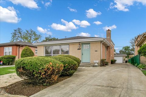 Photo of 1073 W 108th Street, Chicago, IL 60643 (MLS # 12622962)