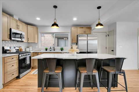 Tiny photo for 1073 W 108th Street, Chicago, IL 60643 (MLS # 12622962)