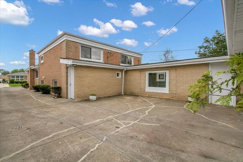 Tiny photo for 1073 W 108th Street, Chicago, IL 60643 (MLS # 12622962)