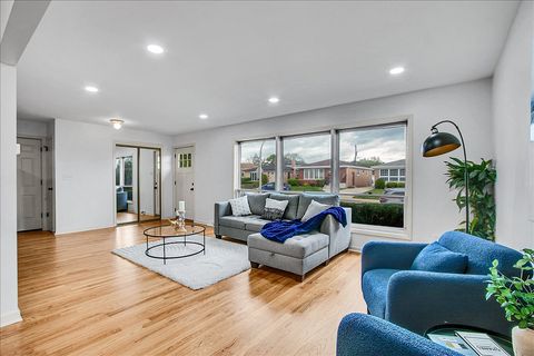 Tiny photo for 1073 W 108th Street, Chicago, IL 60643 (MLS # 12622962)