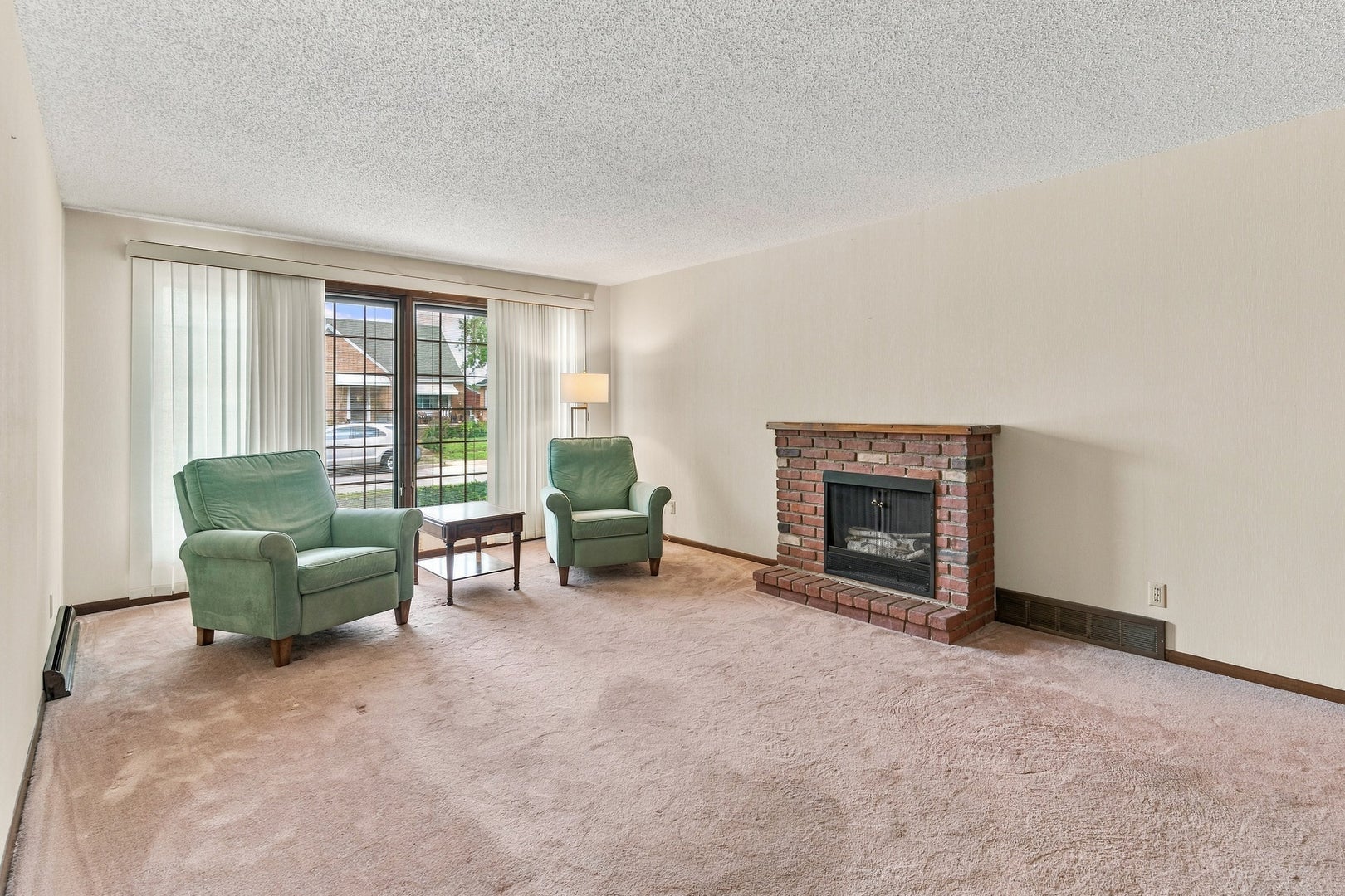 327 W Porter Street