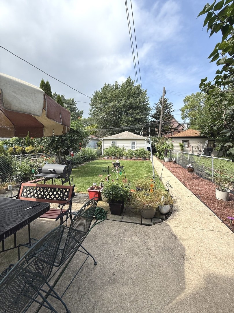 2526 W Gunnison Street 2