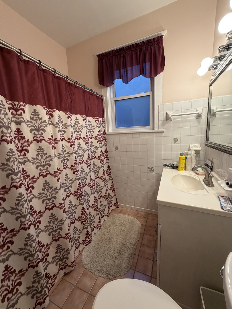 2526 W Gunnison Street 2